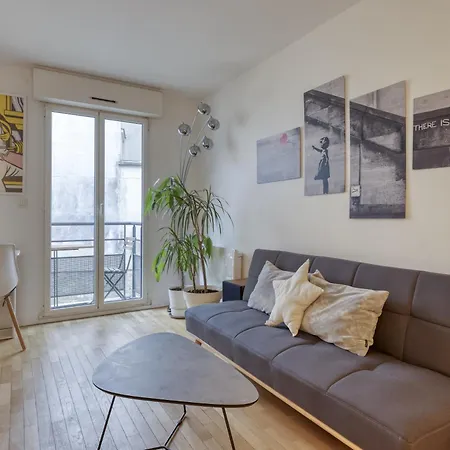 Le Feutrier - Au Pied De Montmartre *